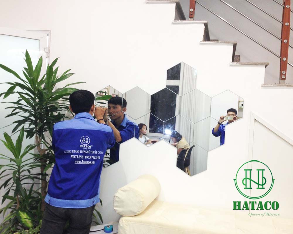 gương ghép trang trí phòng khách